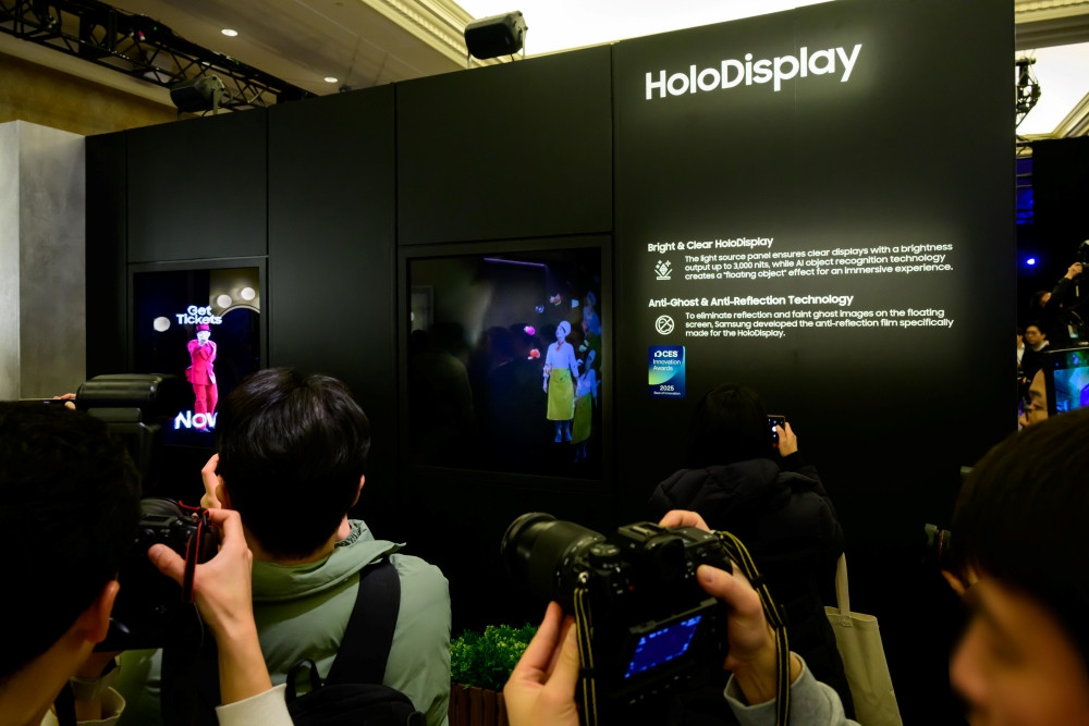 Click image for larger version

Name:	holodisplay.jpg
Views:	3
Size:	133.7 KB
ID:	5124