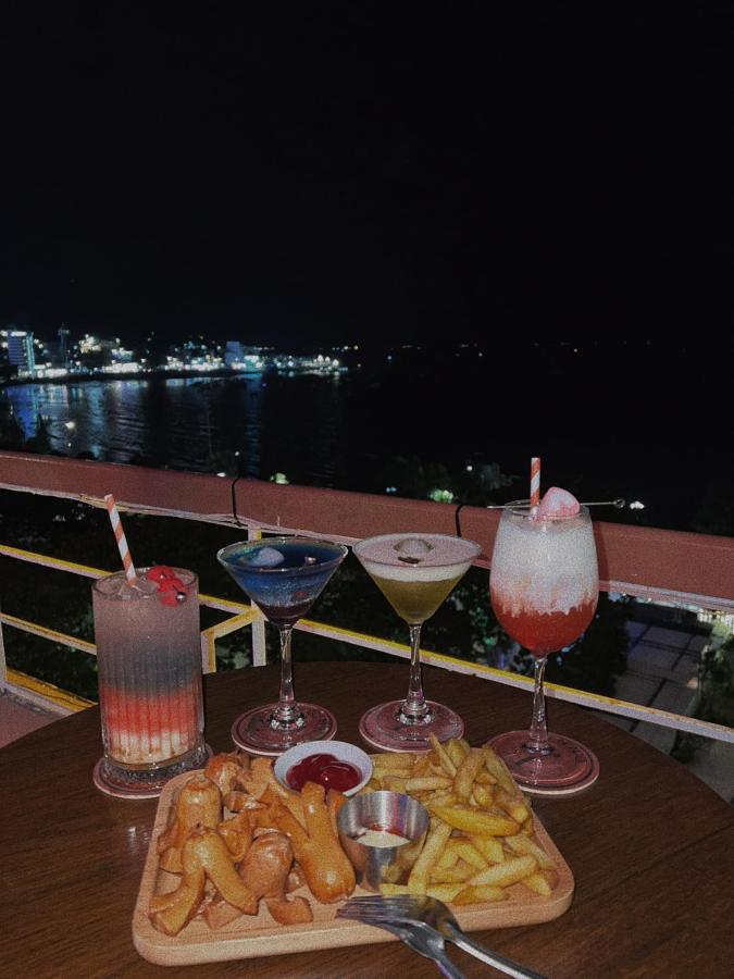 Click image for larger version

Name:	cocktail-food.jpg
Views:	6
Size:	64.7 KB
ID:	5792