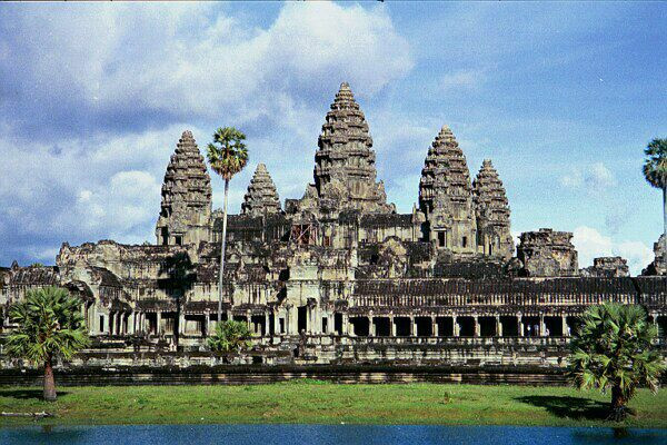 Click image for larger version

Name:	den-angkor-wat-3.jpg
Views:	13
Size:	124.0 KB
ID:	5940