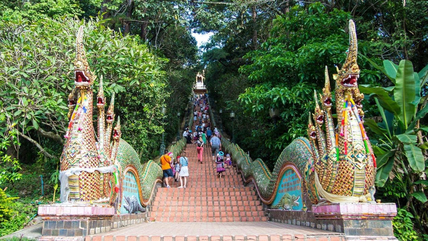 Click image for larger version  Name:	Chiang-Mai-Doi-Suthep-Wat-Phra.jpg Views:	0 Size:	344.2 KB ID:	6121