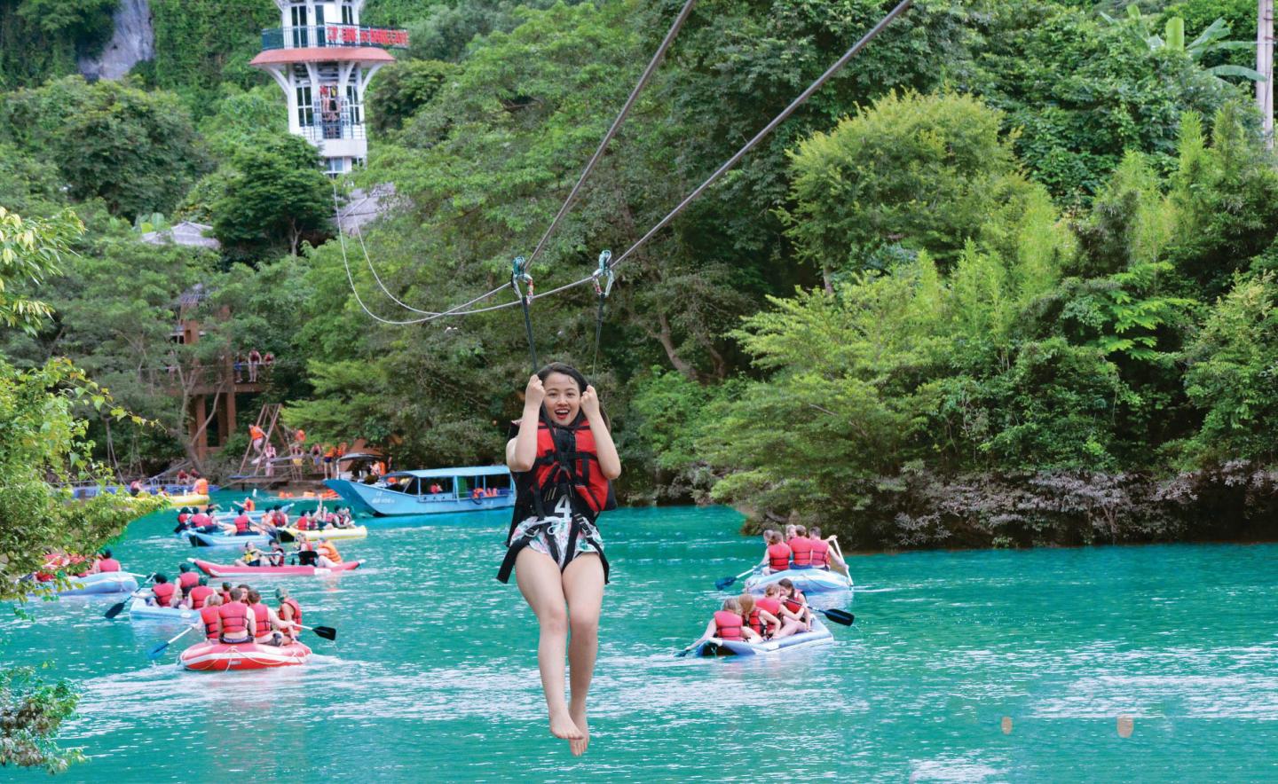 Click image for larger version

Name:	du-day-zipline.jpg
Views:	1
Size:	291.5 KB
ID:	7456