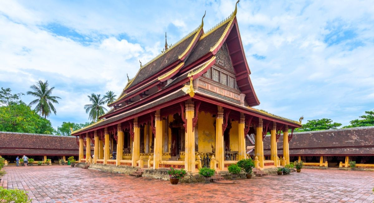 Click image for larger version  Name:	wat-sisaket.jpg Views:	0 Size:	237.2 KB ID:	7468