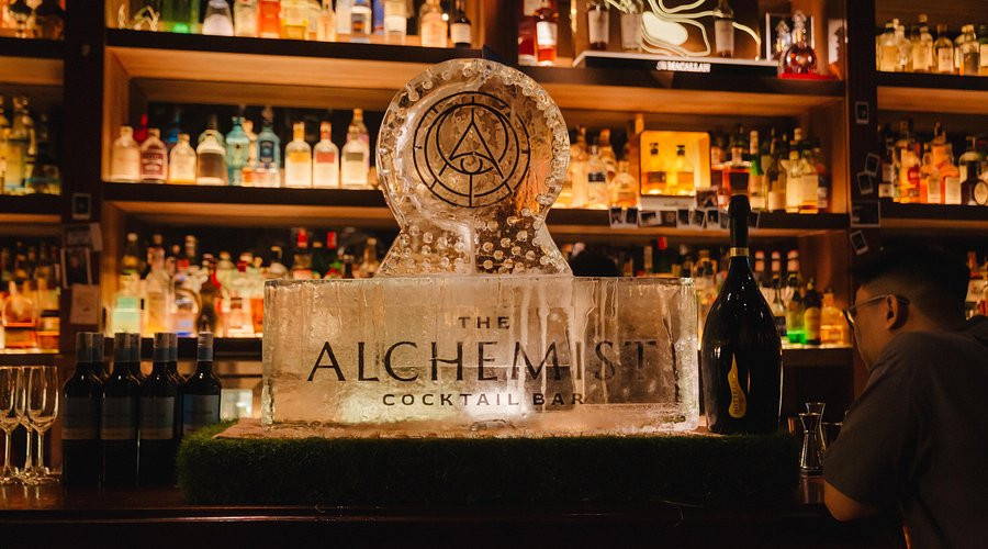 Click image for larger version  Name:	the-alchemist-cocktail.jpg Views:	0 Size:	158.0 KB ID:	7479