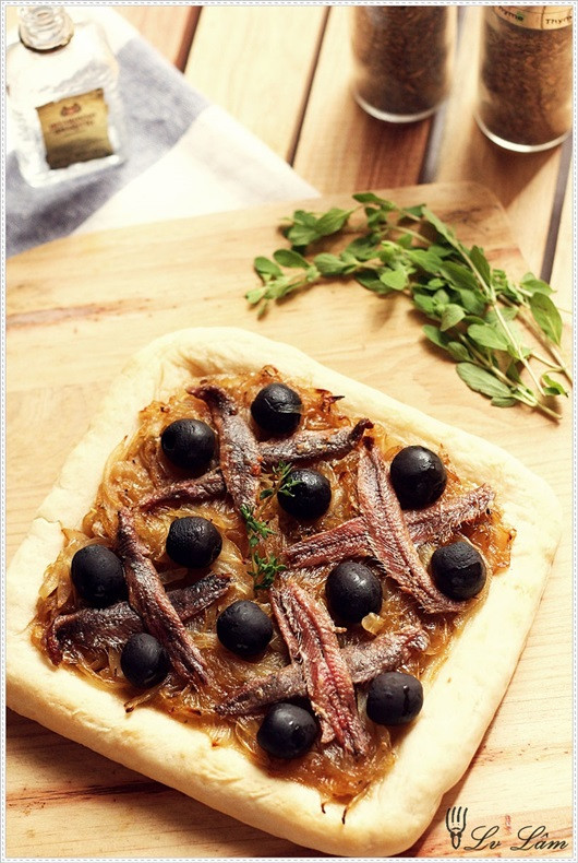 Click image for larger version  Name:	4. Pissaladière – Bánh hành tây và cá cơm.jpg Views:	3 Size:	171.2 KB ID:	8187