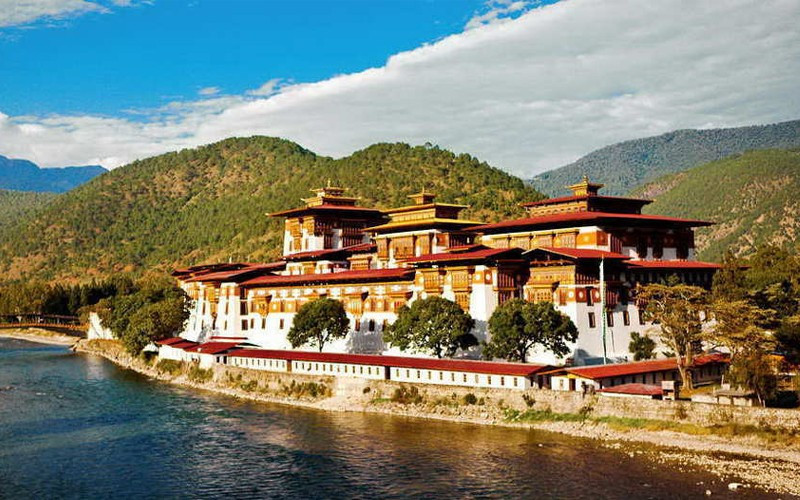 Click image for larger version

Name:	punakha-dzong-4-1695875717.jpg
Views:	0
Size:	169.3 KB
ID:	8586