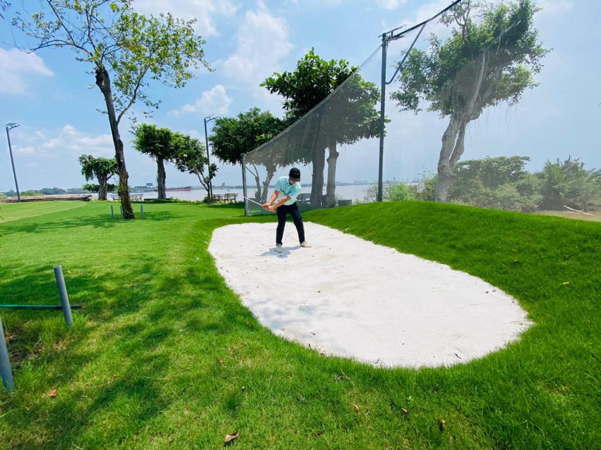 Click image for larger version

Name:	long-binh-golf.jpg
Views:	9
Size:	191.5 KB
ID:	11685