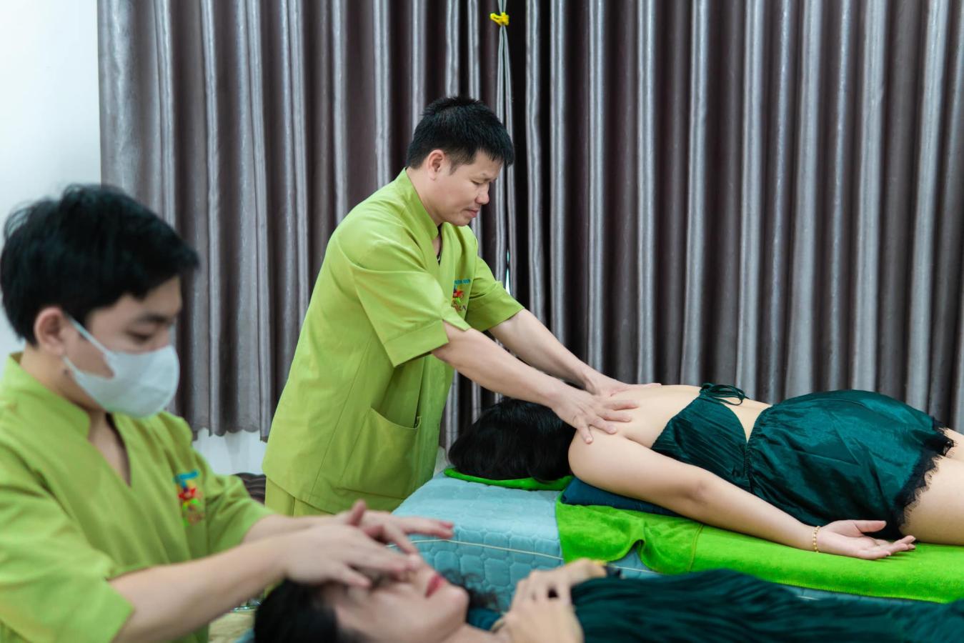 Click image for larger version

Name:	massage-khiem-thi-q4.jpg
Views:	4
Size:	127.4 KB
ID:	13956