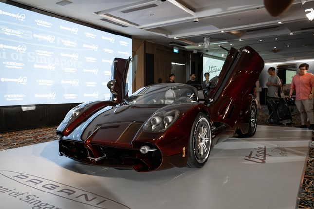 Click image for larger version

Name:	pagani-utopia-roadster-singapore-2-7232-5840.jpg
Views:	2
Size:	81.1 KB
ID:	14203