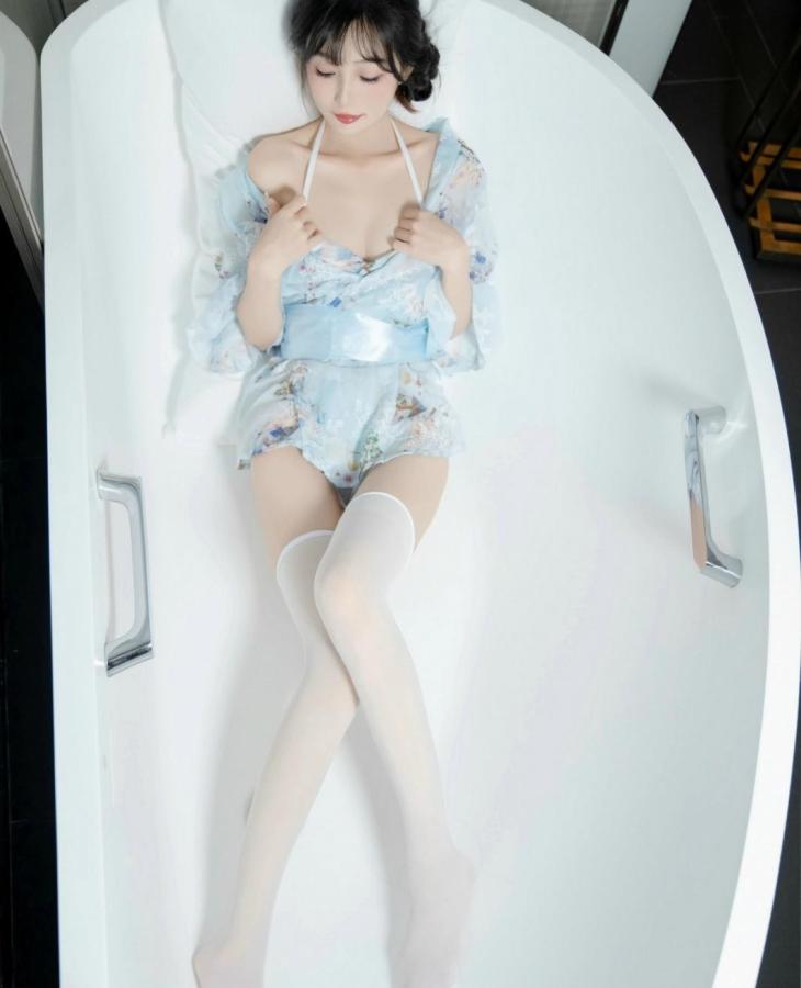 Click image for larger version

Name:	Luc-Thanh-Thu_23-2.jpg
Views:	4
Size:	40.0 KB
ID:	19525