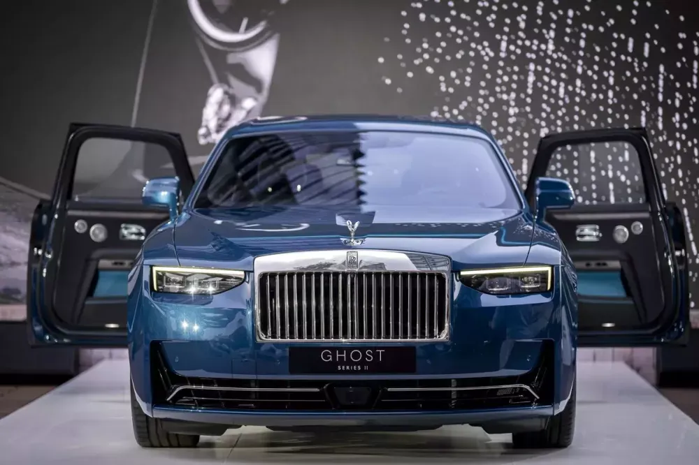 Click image for larger version

Name:	rolls-royce-ghost-series-ii-10-dfa2.webp
Views:	15
Size:	52.5 KB
ID:	24120