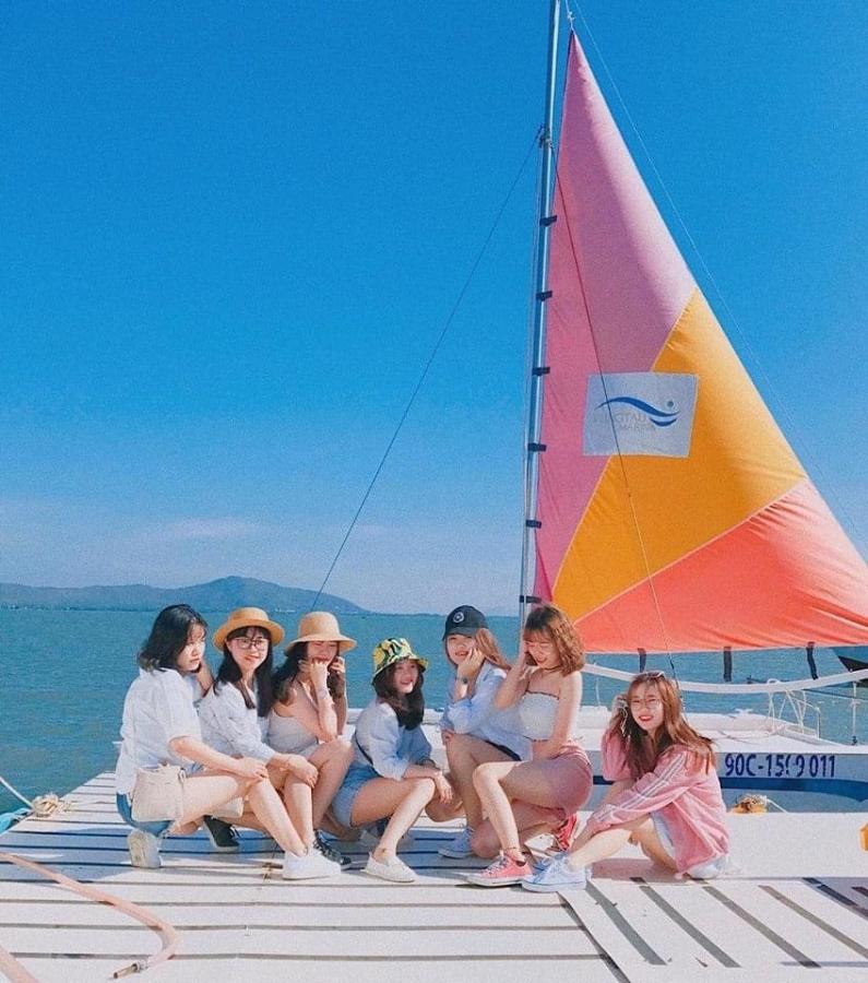 Click image for larger version

Name:	Catamaran.jpg
Views:	7
Size:	97.5 KB
ID:	24162
