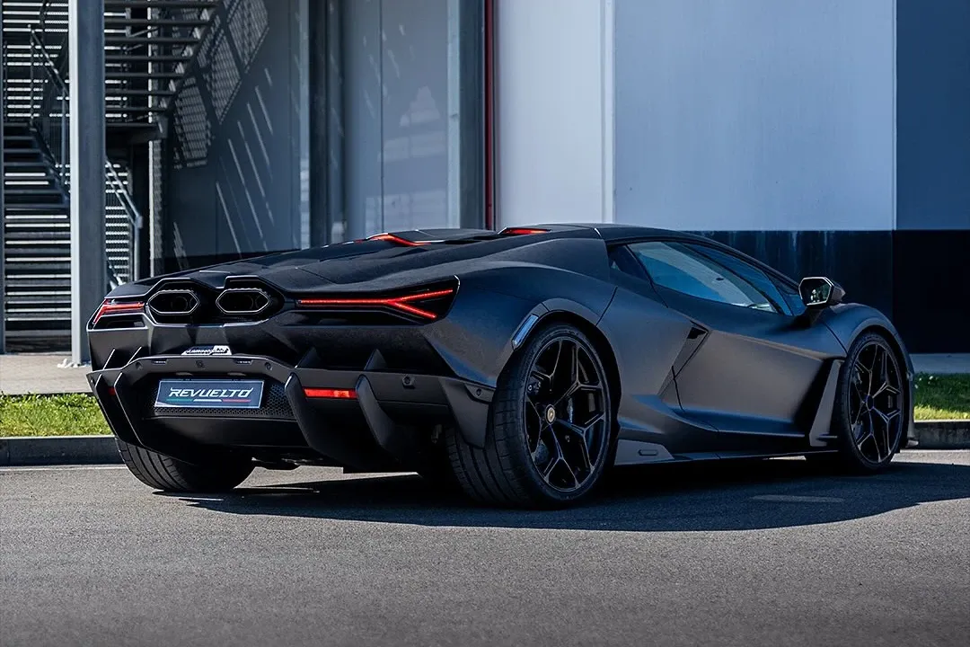 Click image for larger version

Name:	Lamborghini_Revuelto_Forged_Carbon_Fiber_7.webp
Views:	12
Size:	101.9 KB
ID:	24352