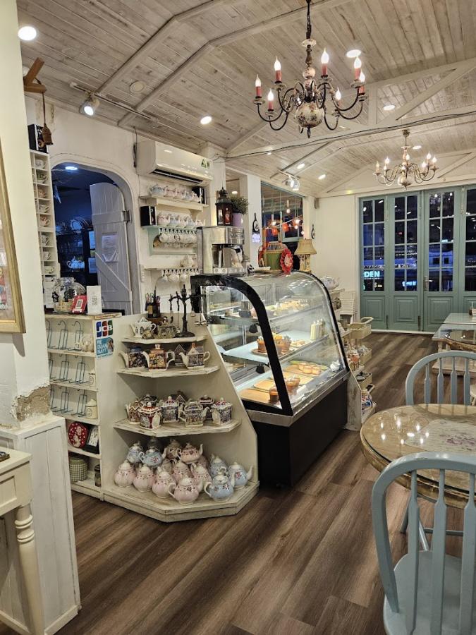 Click image for larger version

Name:	Partea - English Tearoom.jpg
Views:	10
Size:	114.5 KB
ID:	24642