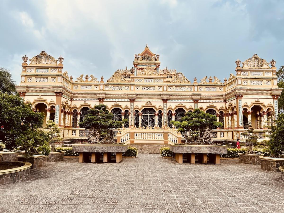 Click image for larger version

Name:	chua-vinh-trang.jpg
Views:	8
Size:	228.3 KB
ID:	24890