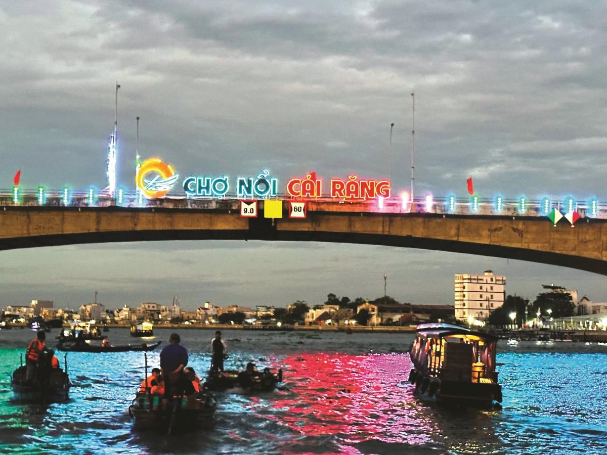Click image for larger version

Name:	chợ nổi Cái Răng.jpg
Views:	8
Size:	155.4 KB
ID:	24895