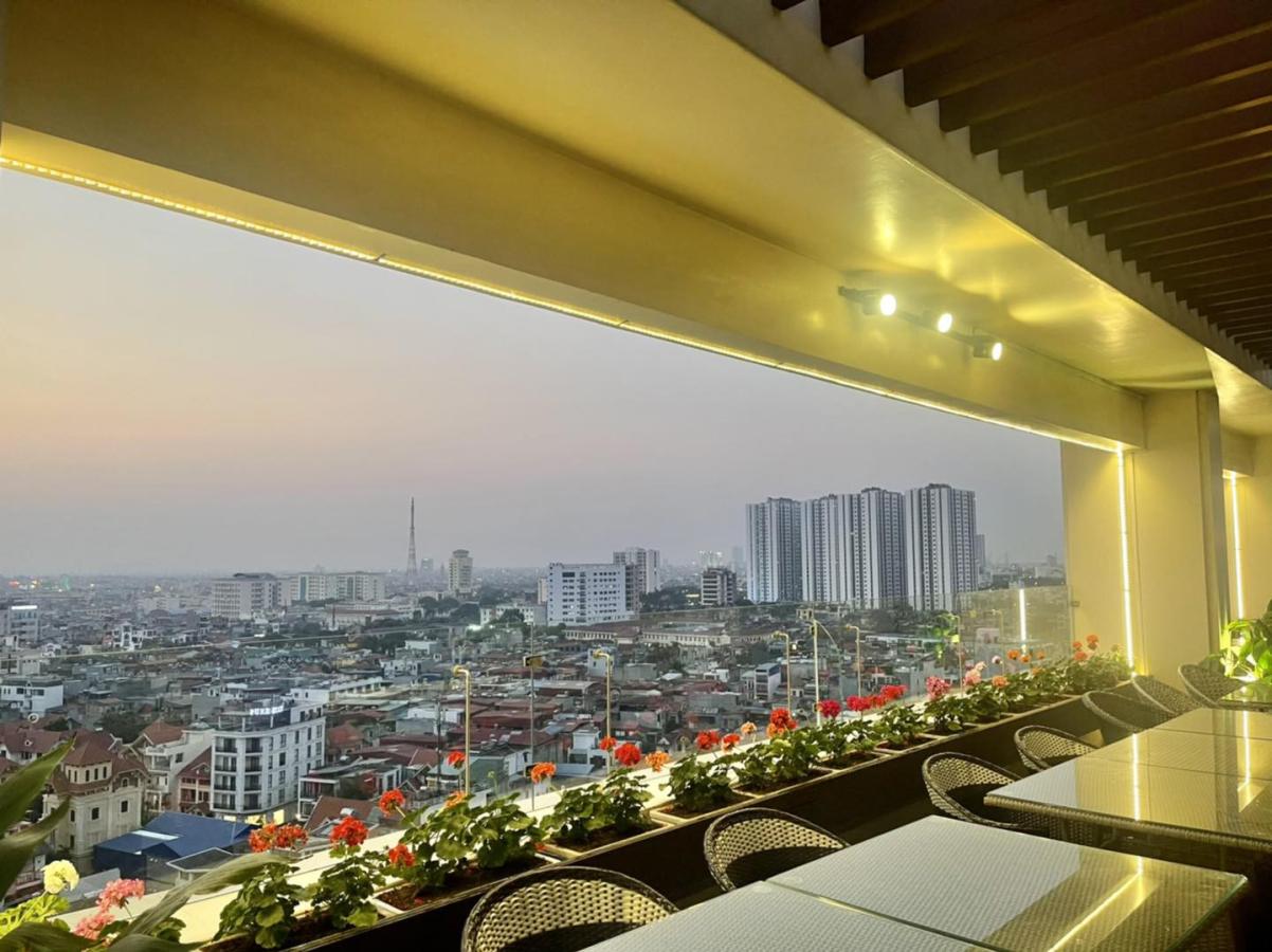 Click image for larger version

Name:	9roof.jpg
Views:	15
Size:	131.3 KB
ID:	25019