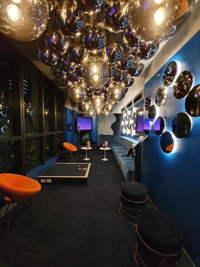 Click image for larger version

Name:	Juke's Karaoke Crown Melbourne 2.jpg
Views:	11
Size:	87.3 KB
ID:	25086