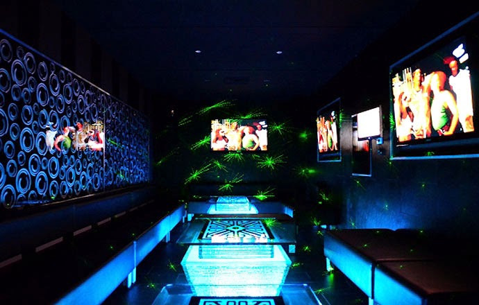Click image for larger version

Name:	Karaoke World.jpg
Views:	9
Size:	97.8 KB
ID:	25089
