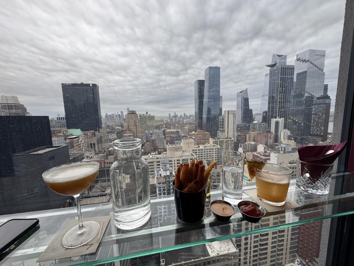 Click image for larger version

Name:	Dear Irving on Hudson Rooftop Bar 2.jpg
Views:	8
Size:	153.3 KB
ID:	25502