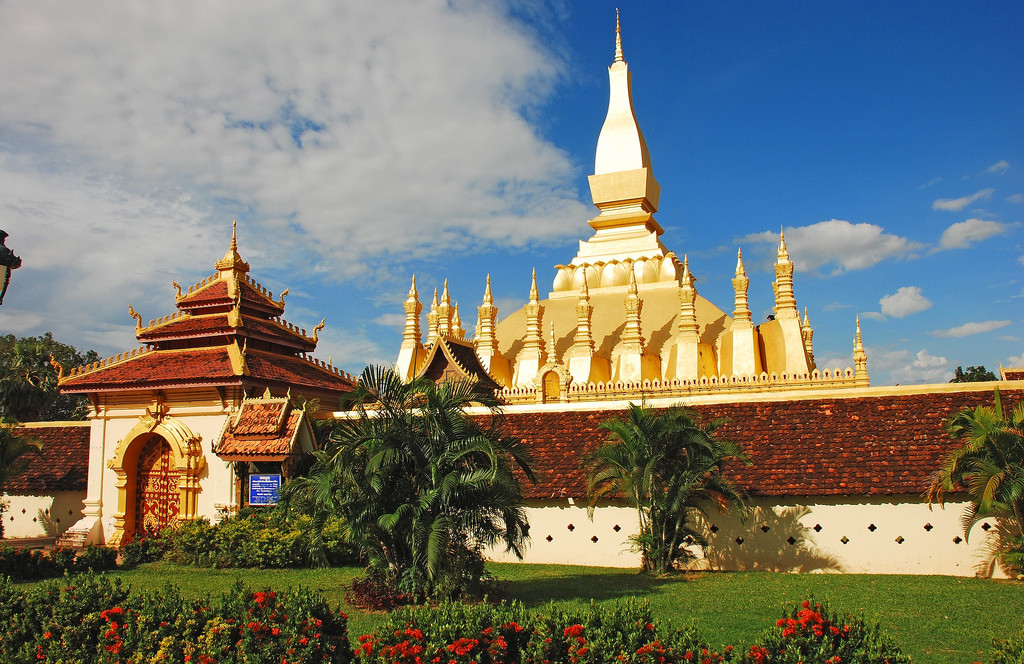 Click image for larger version

Name:	That Luang.jpg
Views:	12
Size:	303.0 KB
ID:	25594
