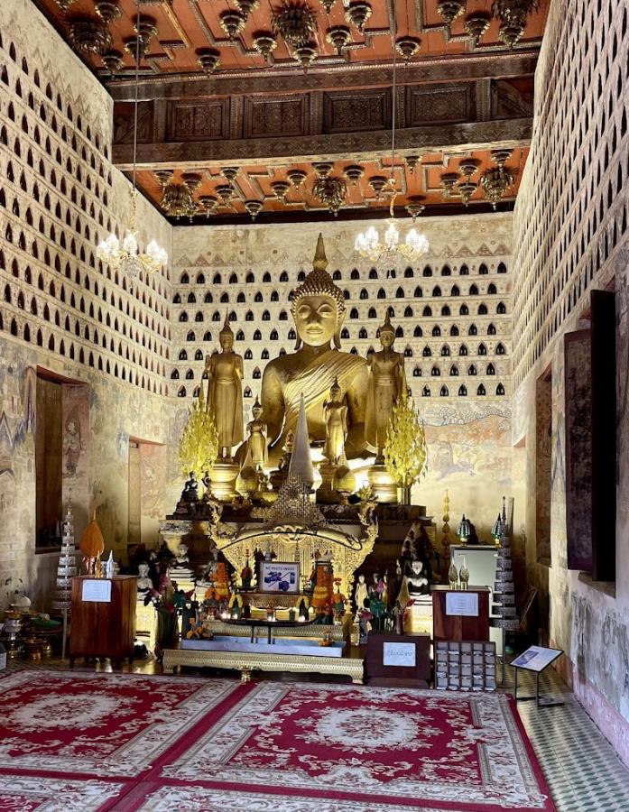 Click image for larger version

Name:	Wat Sisaket 2.jpg
Views:	14
Size:	169.5 KB
ID:	25601