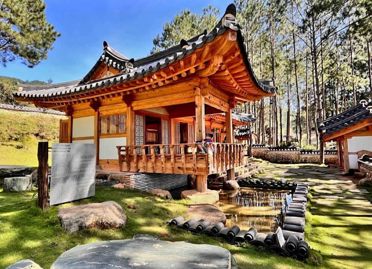 Click image for larger version

Name:	Khu Du Lịch Rừng Thông Núi Voi.jpg
Views:	10
Size:	260.3 KB
ID:	25765