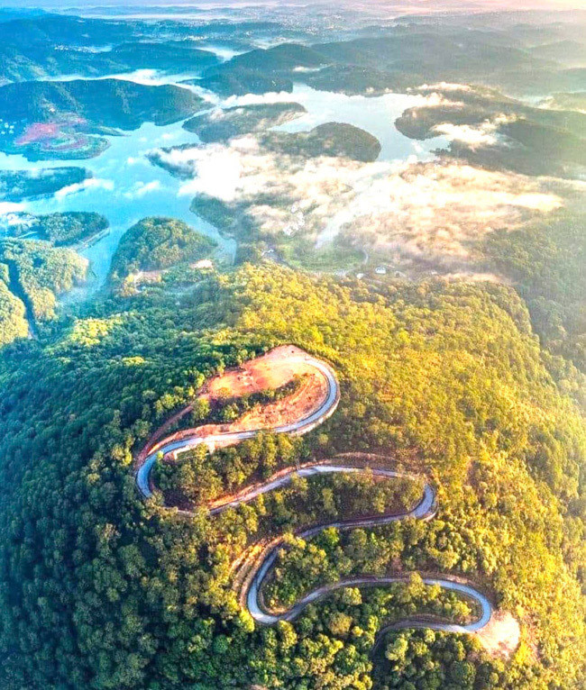 Click image for larger version

Name:	Trekking Đỉnh Pinhatt.jpg
Views:	10
Size:	265.0 KB
ID:	25767