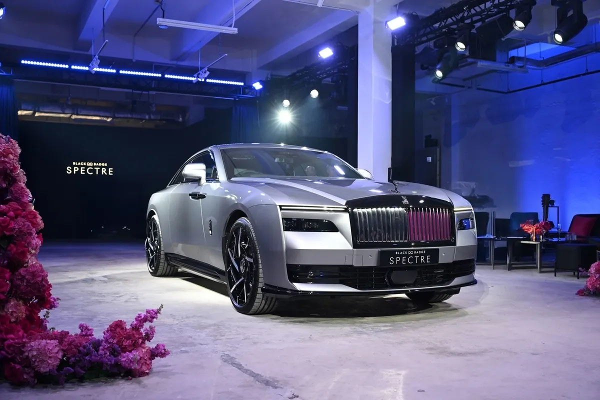 Click image for larger version

Name:	Rolls_Royce_Black_Badge_Spectre_Singapore_1.webp
Views:	18
Size:	84.1 KB
ID:	26221