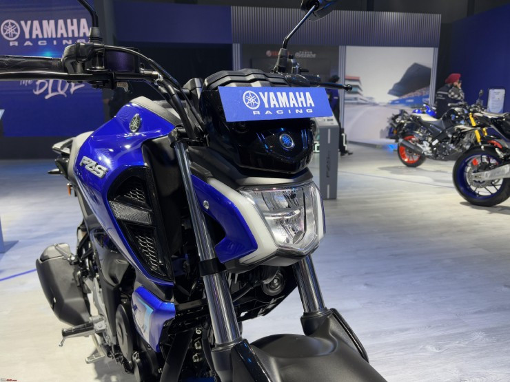 Click image for larger version

Name:	Moto-2025-Yamaha-FZ-S-Fi-Hybrid-trinh-lang-gia-re-44-trieu-dong-ya5-1745824995-93-width740height555.jpg
Views:	7
Size:	121.7 KB
ID:	26235