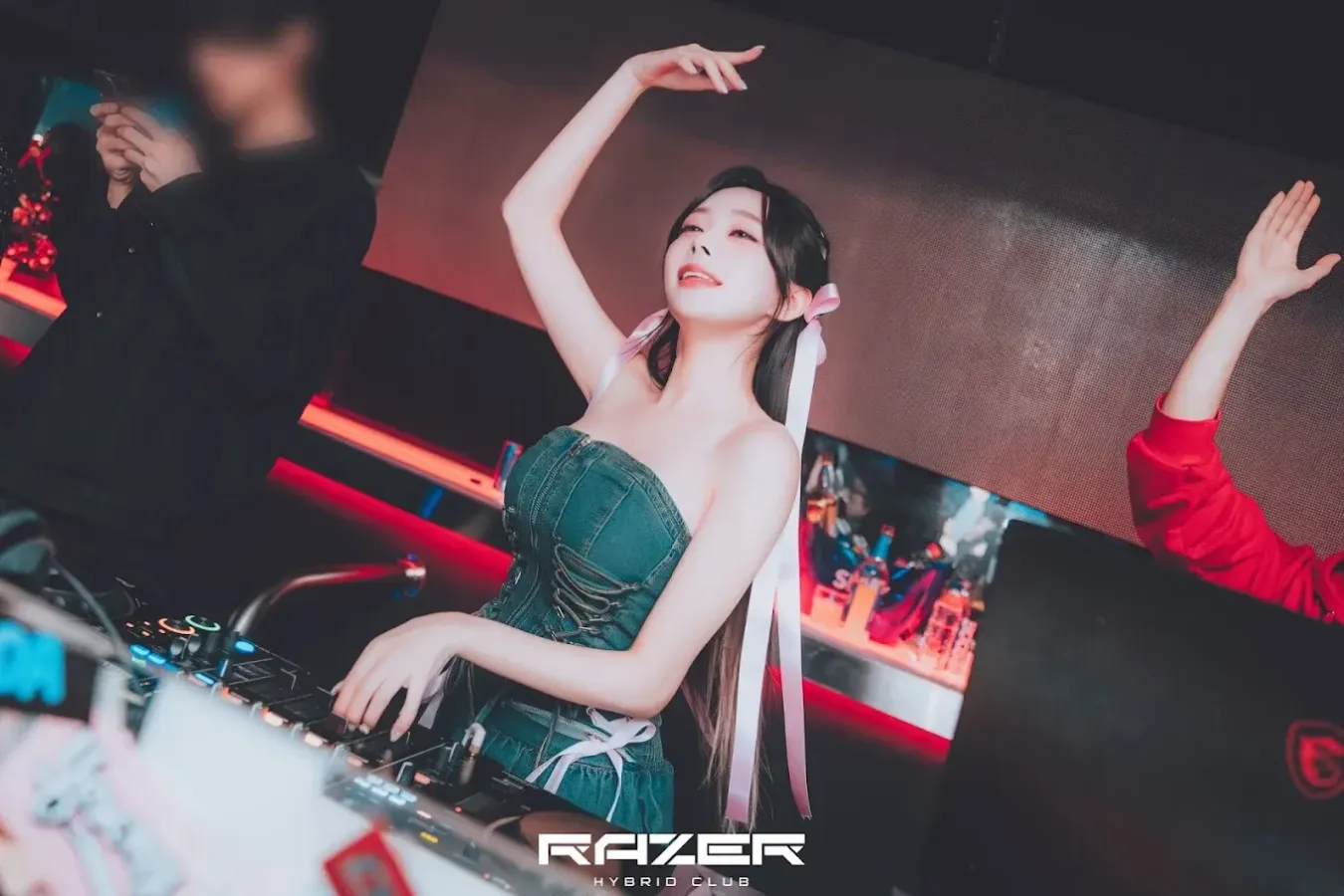 Click image for larger version

Name:	razer2.webp
Views:	5
Size:	75.9 KB
ID:	26281