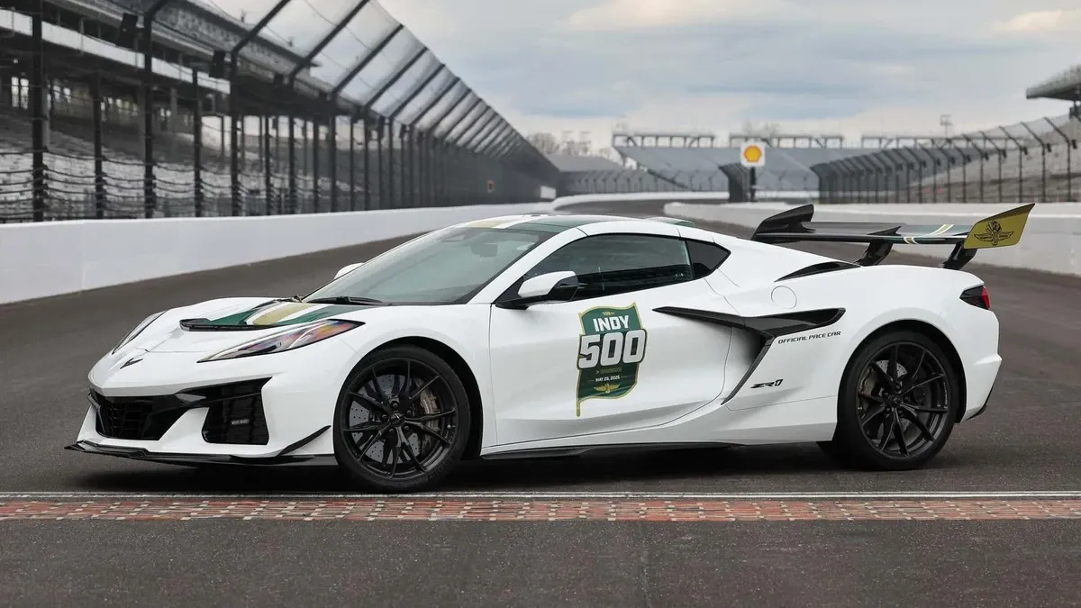 Click image for larger version

Name:	Chevrolet_Corvette_ZR1_Pace_Car_14.webp
Views:	8
Size:	86.6 KB
ID:	26296