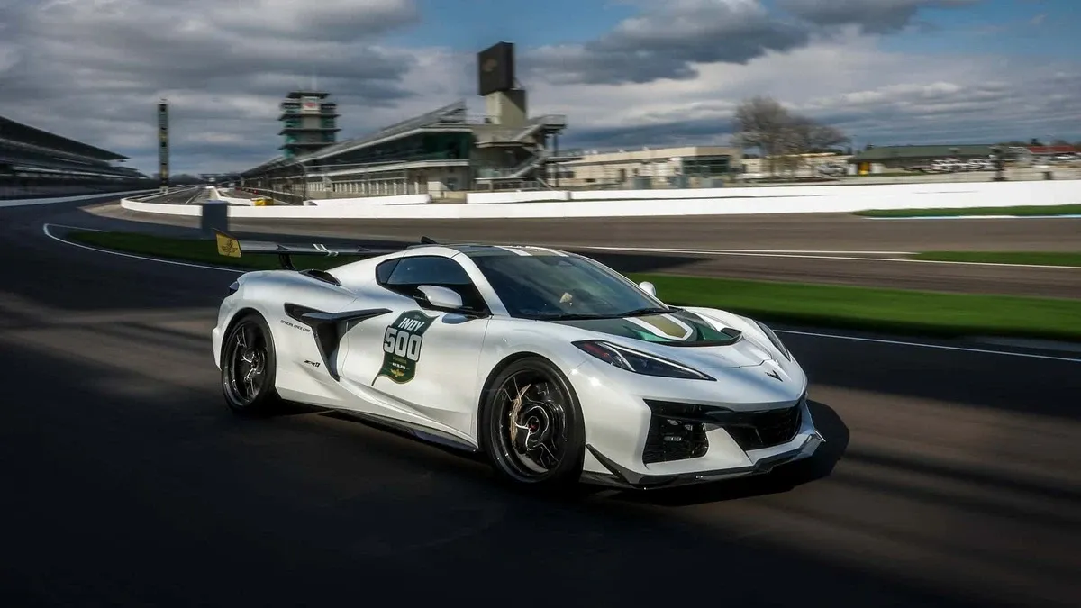 Click image for larger version

Name:	Chevrolet_Corvette_ZR1_Pace_Car_6.webp
Views:	7
Size:	57.3 KB
ID:	26299