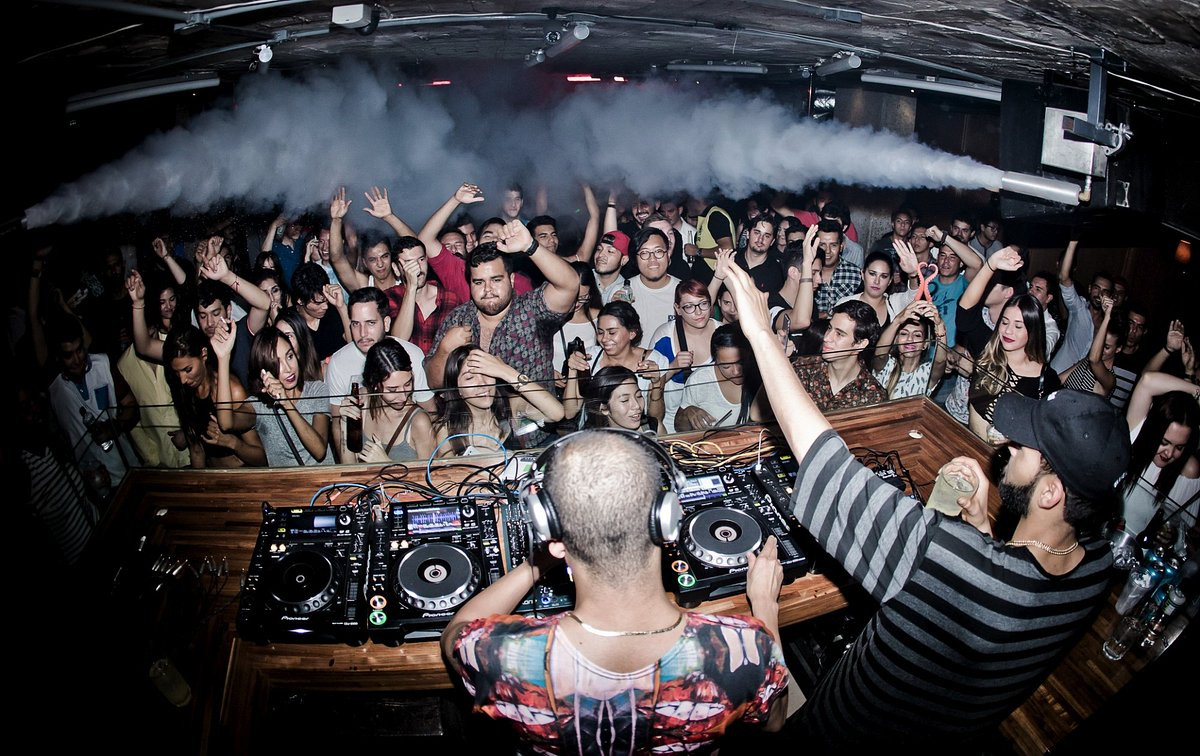 Click image for larger version

Name:	Bar Americas.jpg
Views:	11
Size:	315.1 KB
ID:	26343