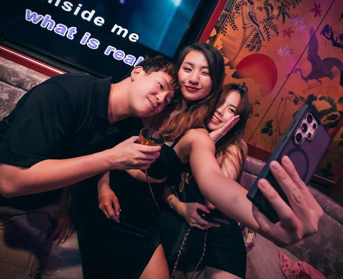 Click image for larger version

Name:	karaoke-lucky-2000-ktv-5.jpg
Views:	12
Size:	107.1 KB
ID:	27204