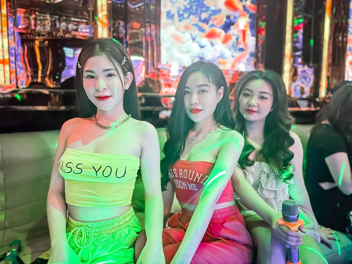 Click image for larger version

Name:	karaoke-lucky-2000-ktv-4.jpg
Views:	13
Size:	144.8 KB
ID:	27205