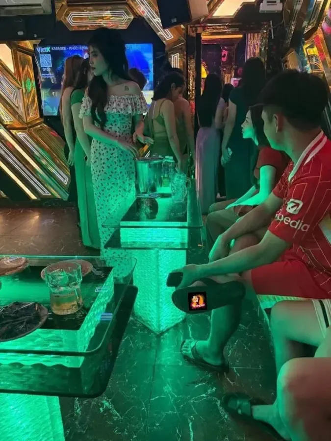 Click image for larger version

Name:	karaoke-lucky-2000-ktv-3.webp
Views:	14
Size:	73.7 KB
ID:	27208