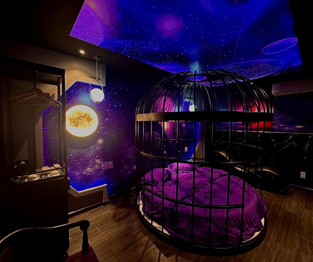 Click image for larger version

Name:	hotel-adam-4.jpg
Views:	5
Size:	118.4 KB
ID:	27285