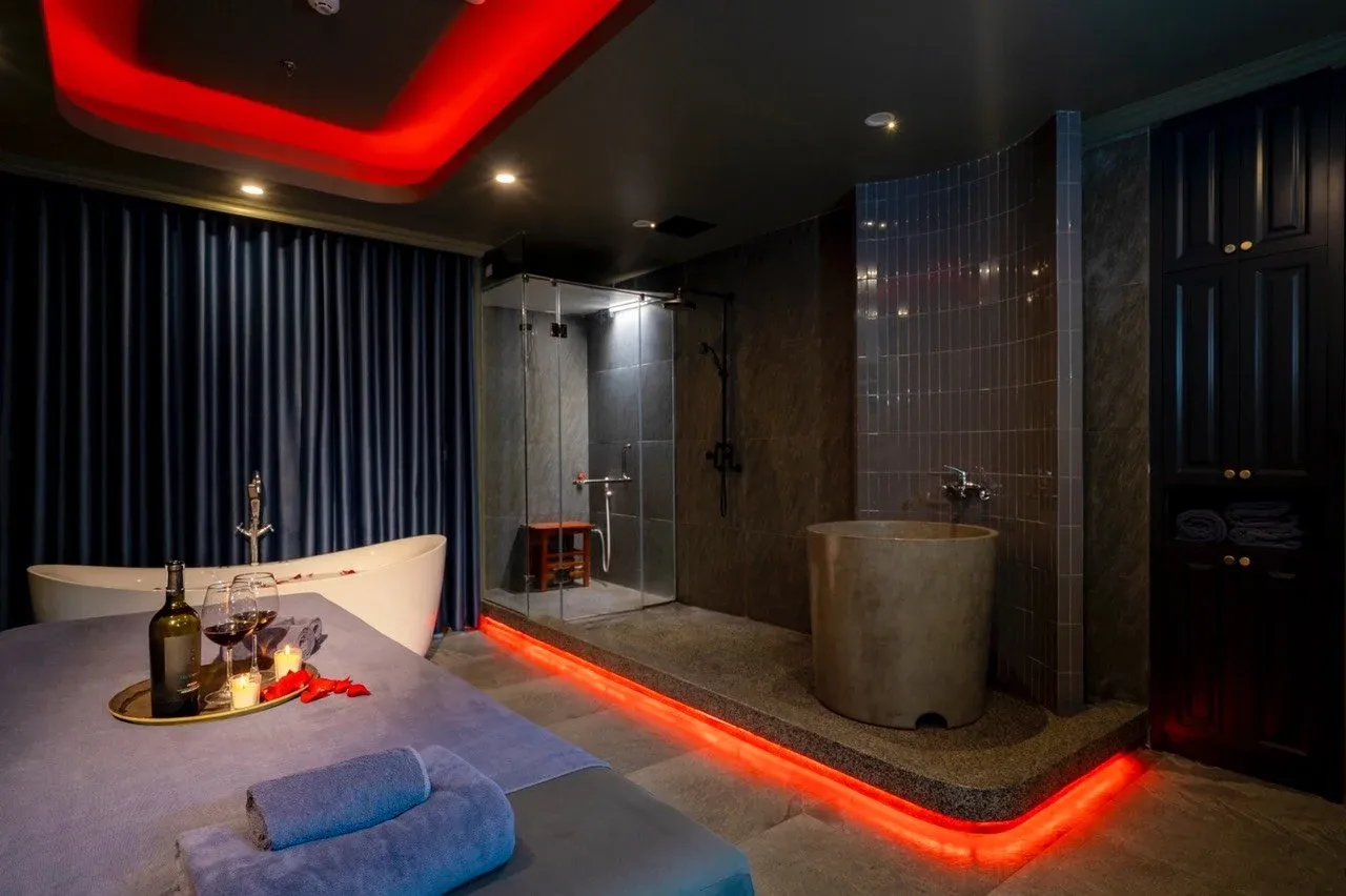 Click image for larger version

Name:	quyongroom3.webp
Views:	9
Size:	72.7 KB
ID:	27730