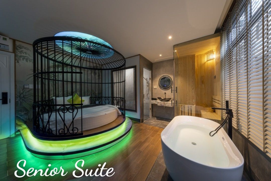 Click image for larger version

Name:	senior.jpg
Views:	10
Size:	202.0 KB
ID:	28138