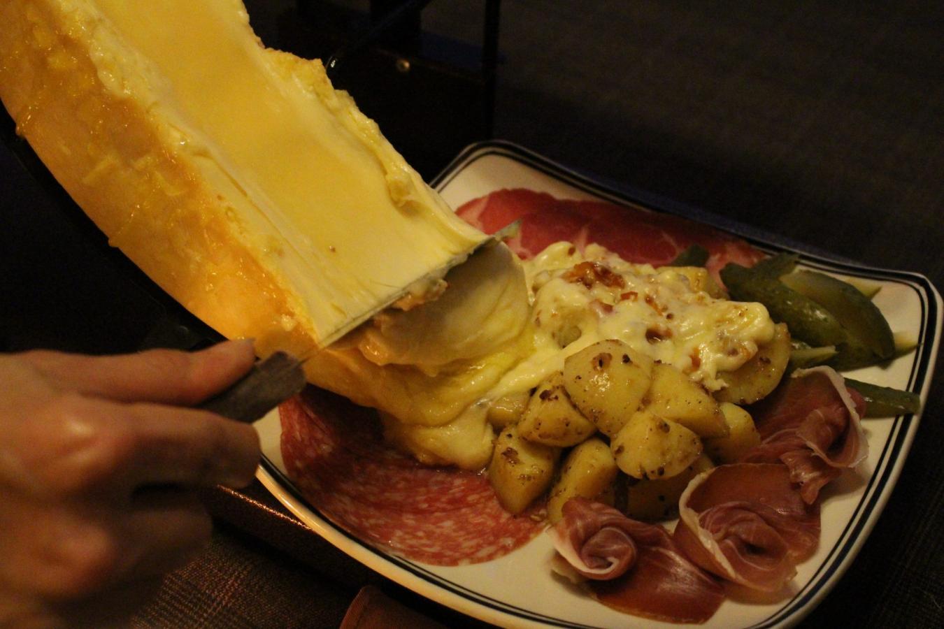 Click image for larger version

Name:	Raclette.jpg
Views:	0
Size:	118.5 KB
ID:	29148