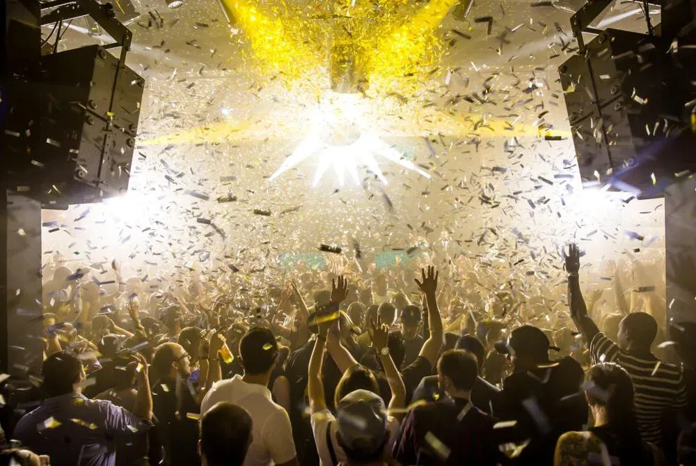 Click image for larger version

Name:	Plaza Club (Zürich).webp
Views:	0
Size:	99.2 KB
ID:	29155