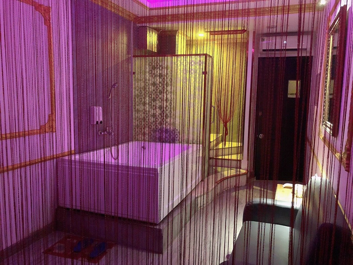 Click image for larger version

Name:	massage-dubai-2.jpg
Views:	10
Size:	385.7 KB
ID:	30107
