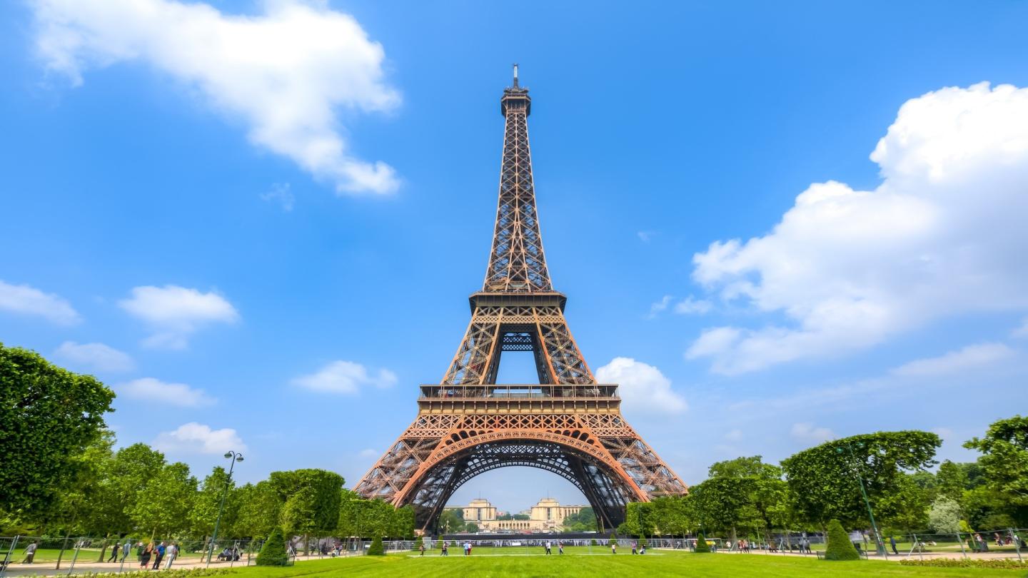 Click image for larger version  Name:	Champ-de-Mars-featured.jpg Views:	0 Size:	128.7 KB ID:	30146