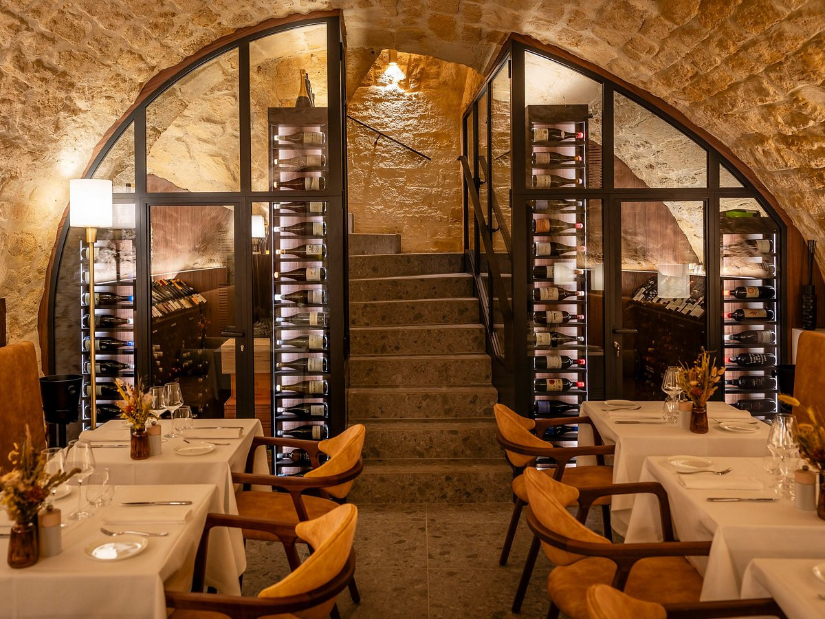 Click image for larger version  Name:	hestia-restaurant.jpg Views:	0 Size:	402.4 KB ID:	30154