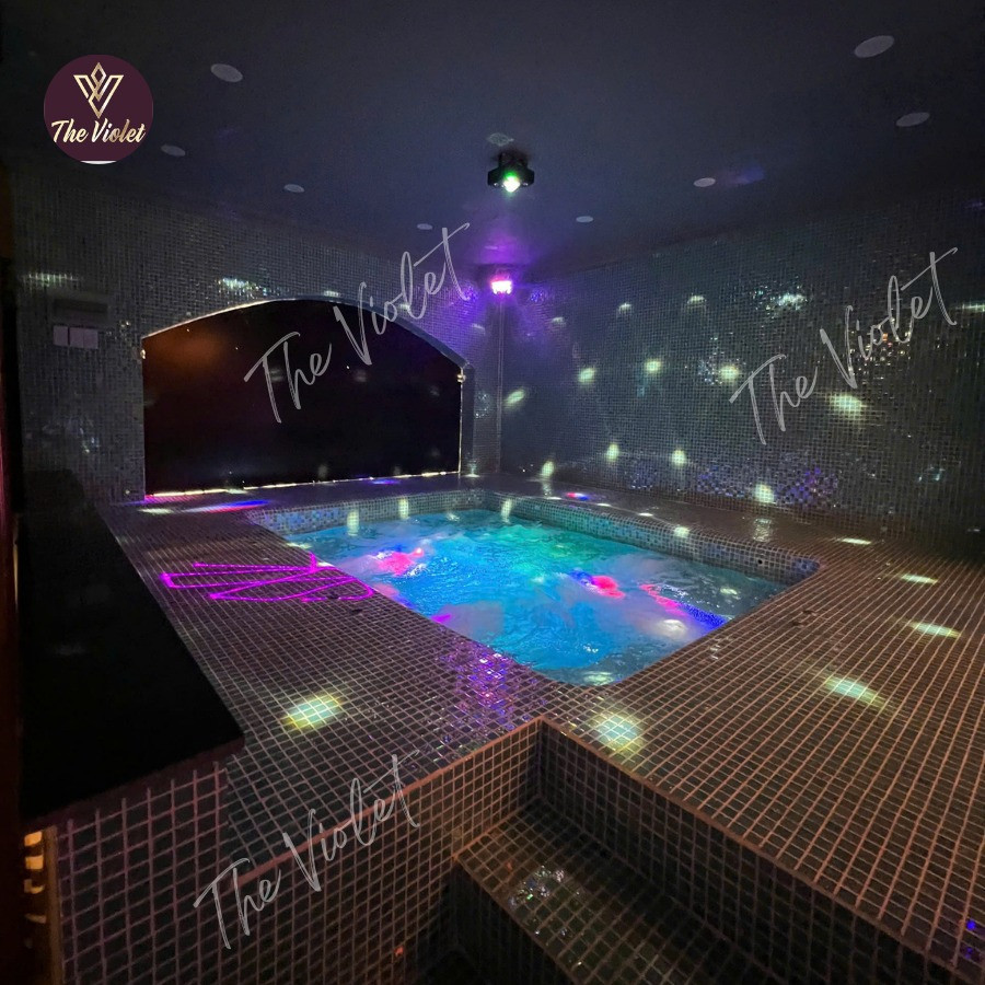 Click image for larger version

Name:	The Violet-2.jpg
Views:	6
Size:	243.7 KB
ID:	30236
