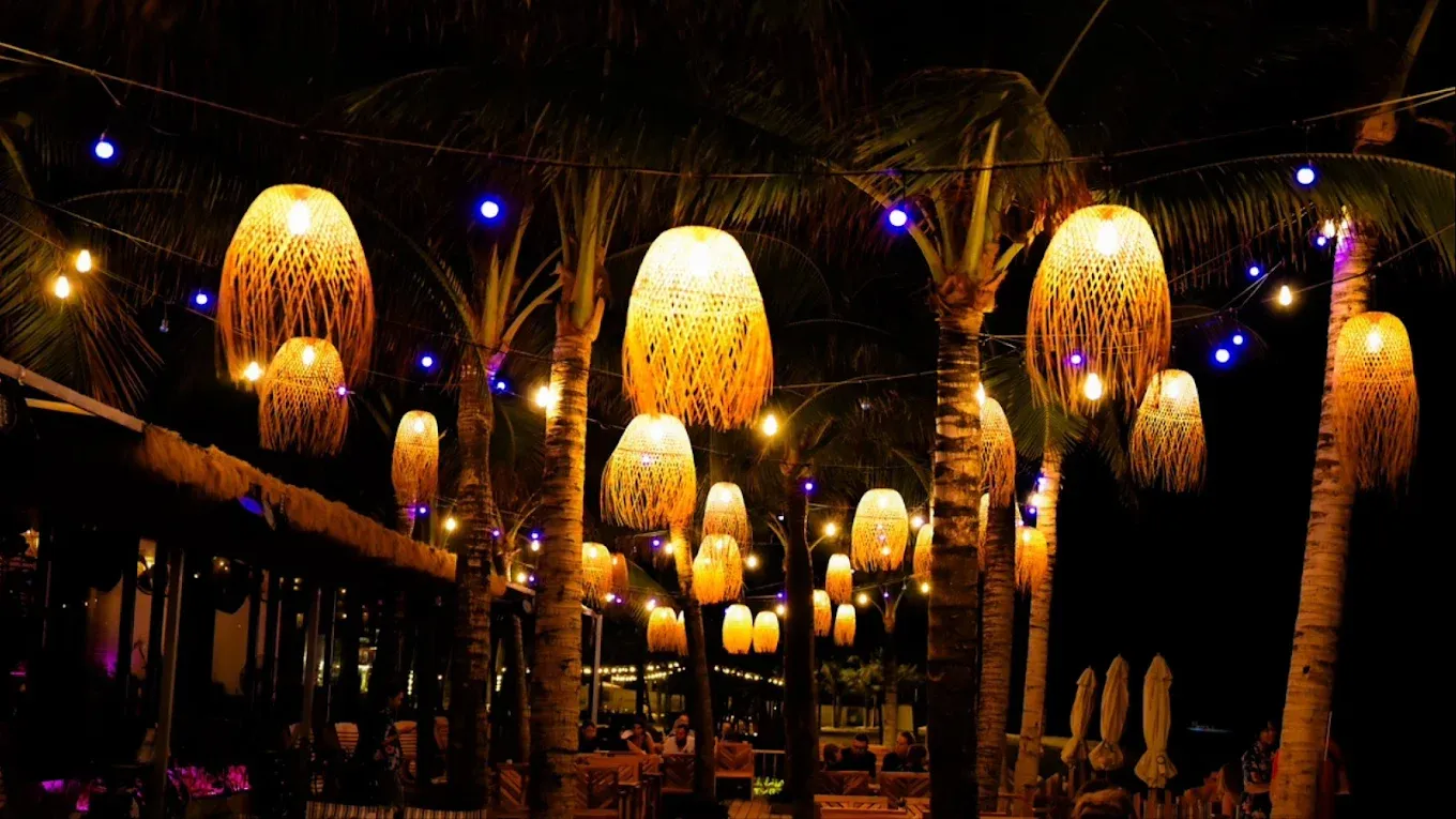 Click image for larger version

Name:	Istanbul Beach Club 2.webp
Views:	6
Size:	115.4 KB
ID:	30259