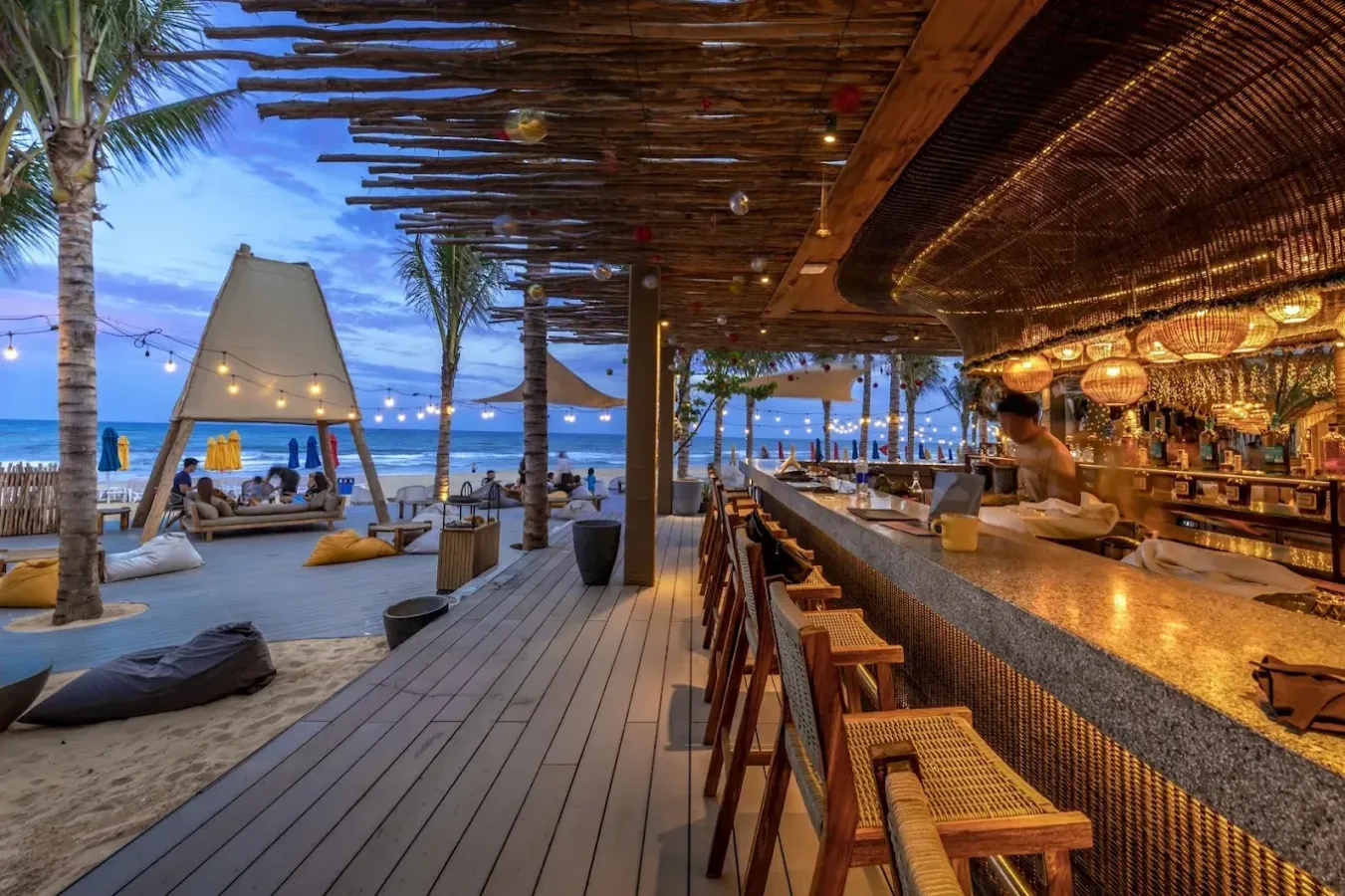 Click image for larger version

Name:	Aloha Beach Club.webp
Views:	6
Size:	195.2 KB
ID:	30287