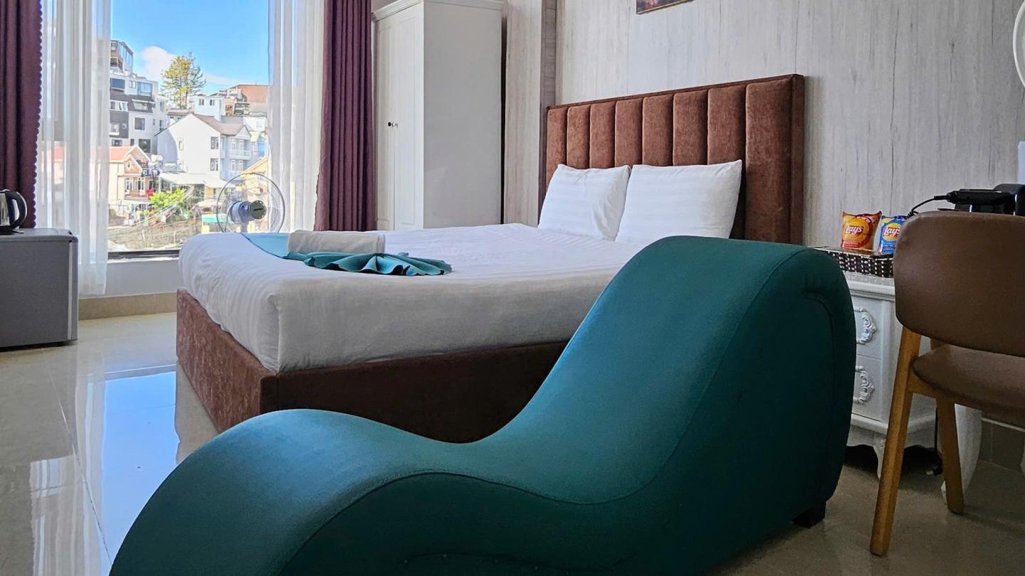 Click image for larger version

Name:	love-hotel-3.jpg
Views:	7
Size:	120.5 KB
ID:	30701