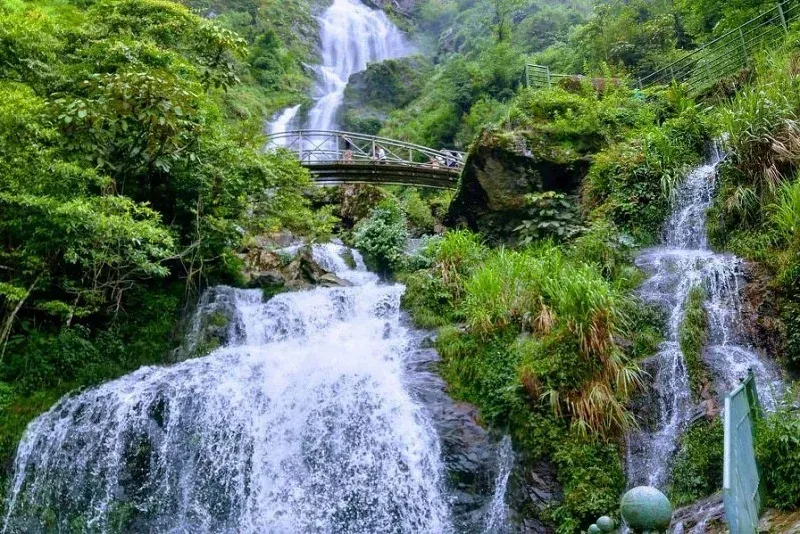 Click image for larger version

Name:	Thác Bạc.webp
Views:	4
Size:	145.3 KB
ID:	30754