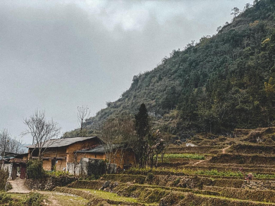 Click image for larger version

Name:	lang-lo-lo-chai-dep-tua-co-tich-tai-ha-giang-02-1661863547.jpg
Views:	5
Size:	185.1 KB
ID:	31217